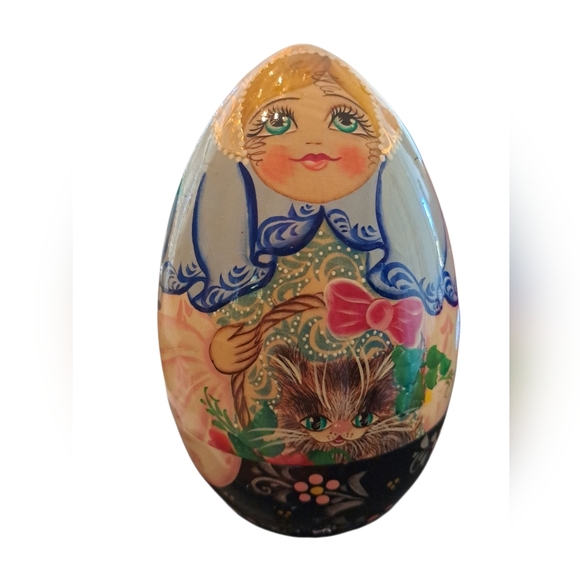 Russian Girl Stacking Doll With 3 Small Ones Inside - Picture 1 of 4